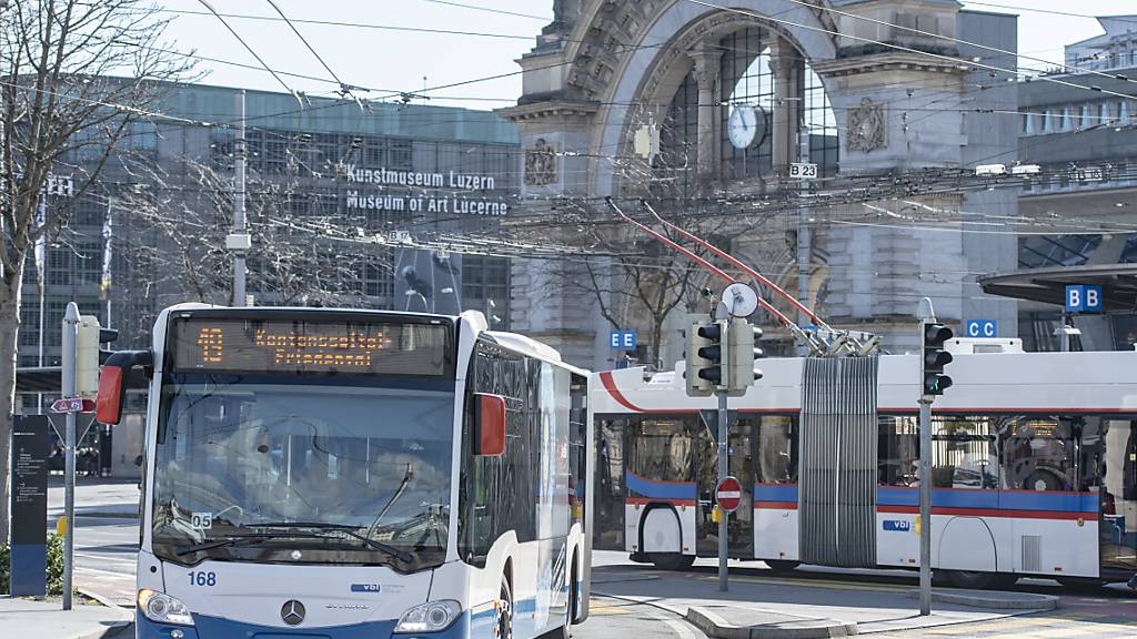 Die Verkehrsbetriebe Luzern (VBL) haben in der Affäre um Subventionen ein Rechtsgutachten erstellen lassen. (Archivbild)