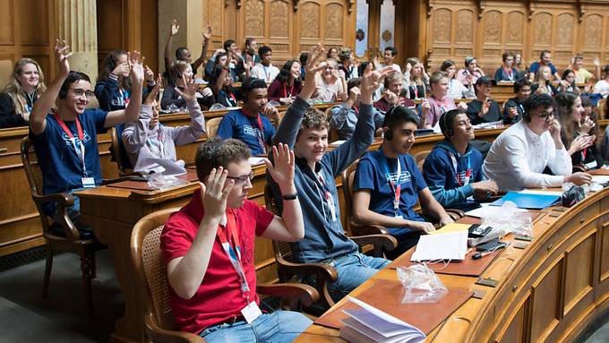 Berner Parlament will Jugendparlament offiziell anerkennen