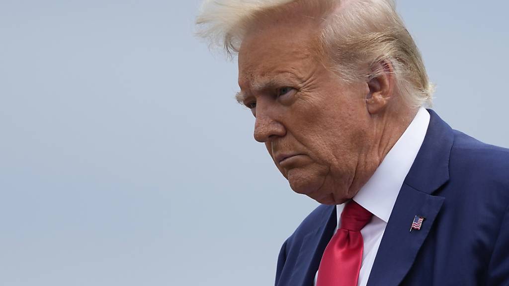 Donald Trump ist nach Washington gekommen, um persönlich vor Gericht zu erscheinen. Foto: Alex Brandon/AP/dpa