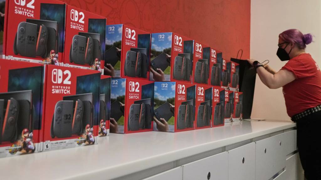 Nintendo will nun innert eines Geschäftsjahres 19 Millionen Switch-2-Konsolen verkaufen. (Archivbild)