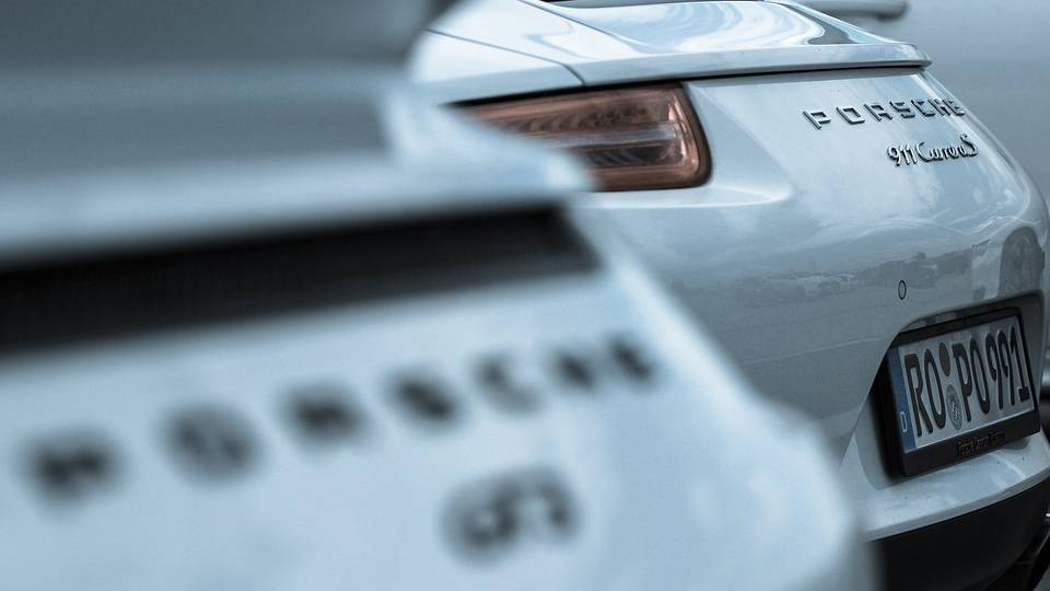 Porsche verkauft Sportwagen nun auch online