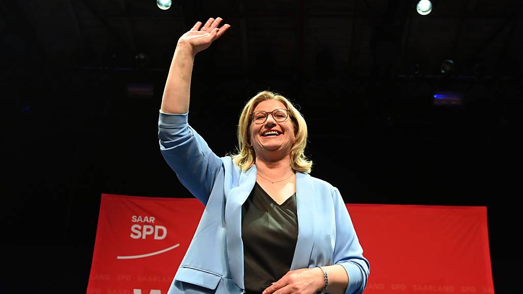 dpatopbilder - Anke Rehlinger, SPD-Spitzenkandidatin, konnte mit ihrer Partei einen haushohen Sieg im Saarland einfahren. Foto: Boris Roessler/dpa