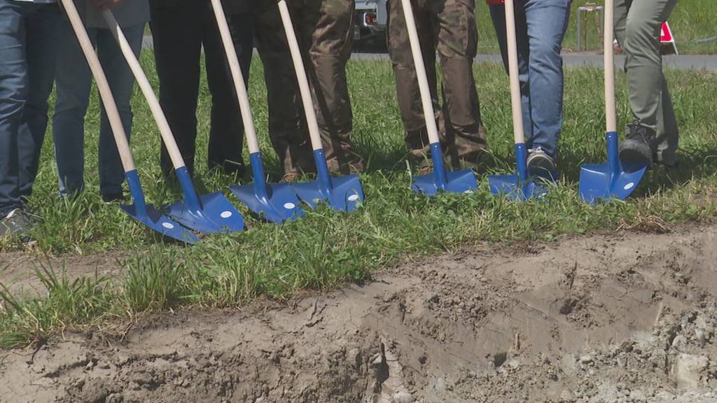 Spatenstich in Emmen - Strasse durch Militärareal wird verlegt