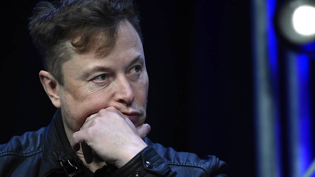 ARCHIV - Elon Musk, Konzernchef des US-Elektroautohersteller Tesla, nimmt an der SATELLITE-Konferenz teil. Foto: Susan Walsh/AP/dpa
