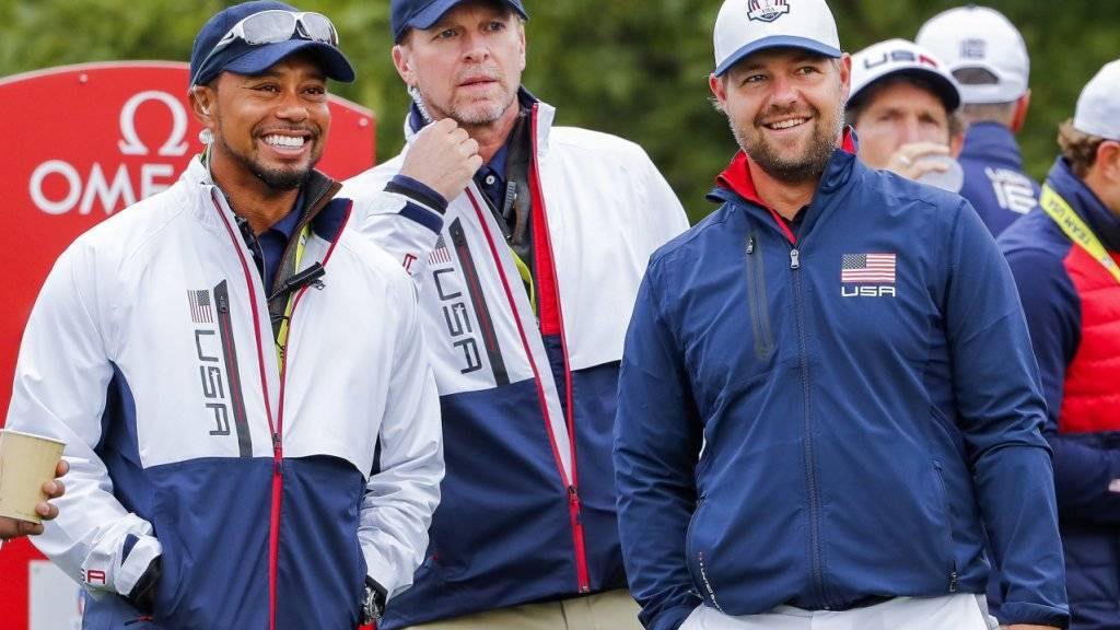Steve Stricker (Mitte) gehörte am Ryder Cup 2016 zusammen mit Tiger Woods (links) zu den Vizecaptains im US-Team
