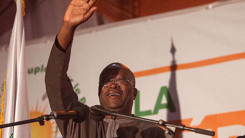 Burkina Fasos neuer Präsident Roch Marc Christian Kaboré beim Wahlsieg (Archiv)