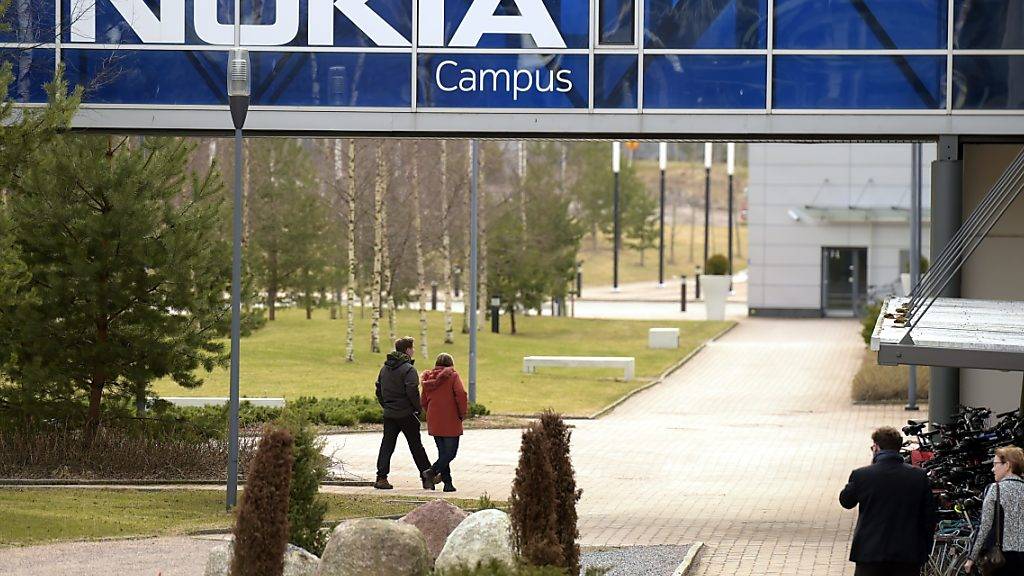 Hauptsitz von Nokia im finnischen Espoo: Allein im Heimatland des Telekomausrüsters sollen bis in zwei Jahren 1300 wegfallen (Archiv).