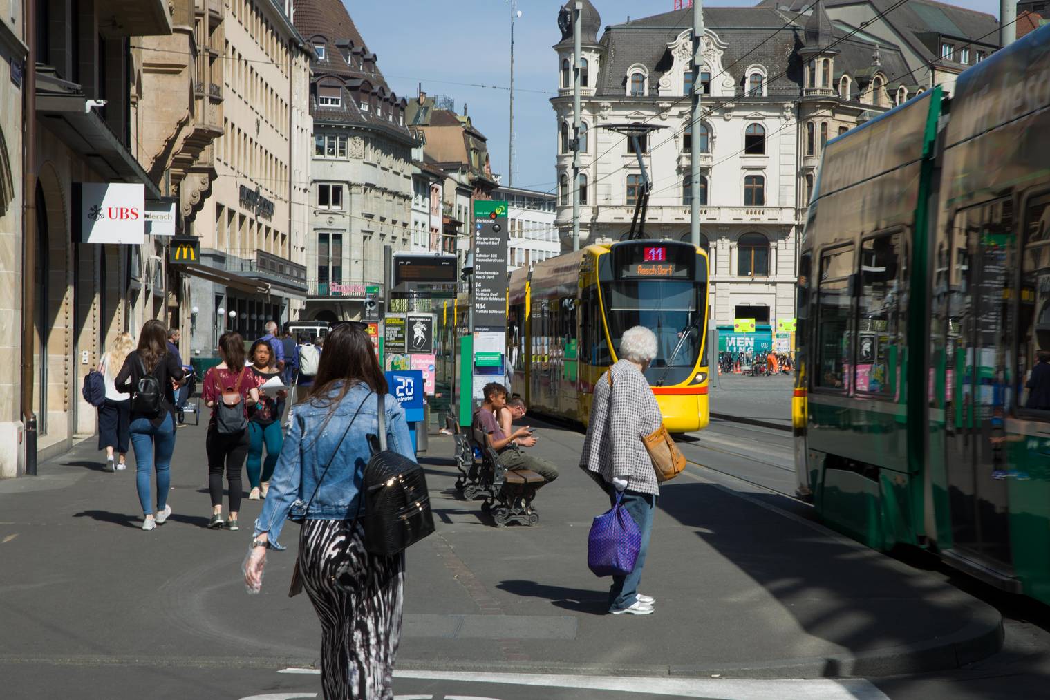 Lockdown-Lockerung in Basel: Ansturm auf Obi, volle ...