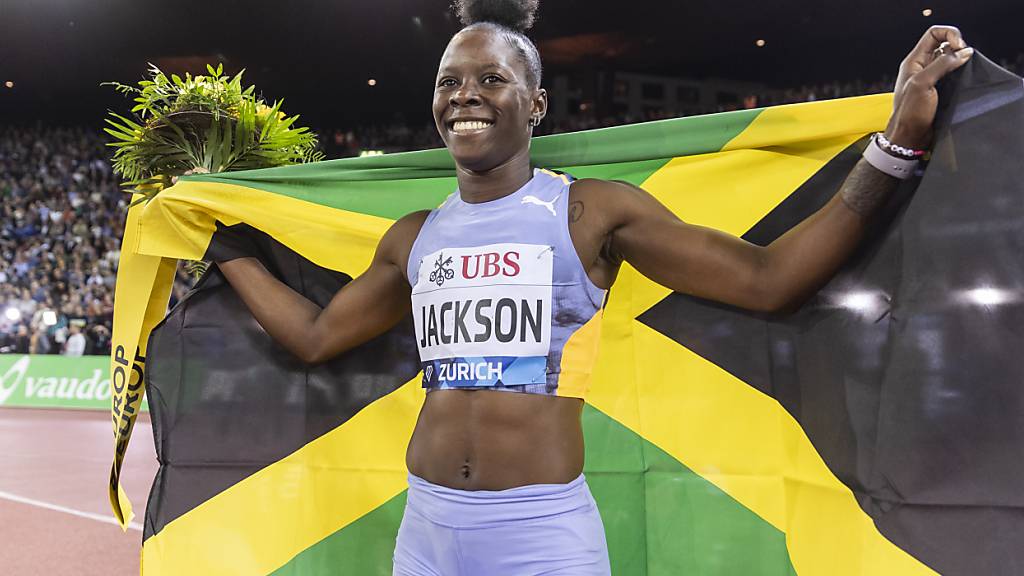 Shericka Jackson, hier bei Weltklasse Zürich, dürfte auch an den Olympischen Spielen in Paris die Flagge Jamaikas auf der Bahn zeigen