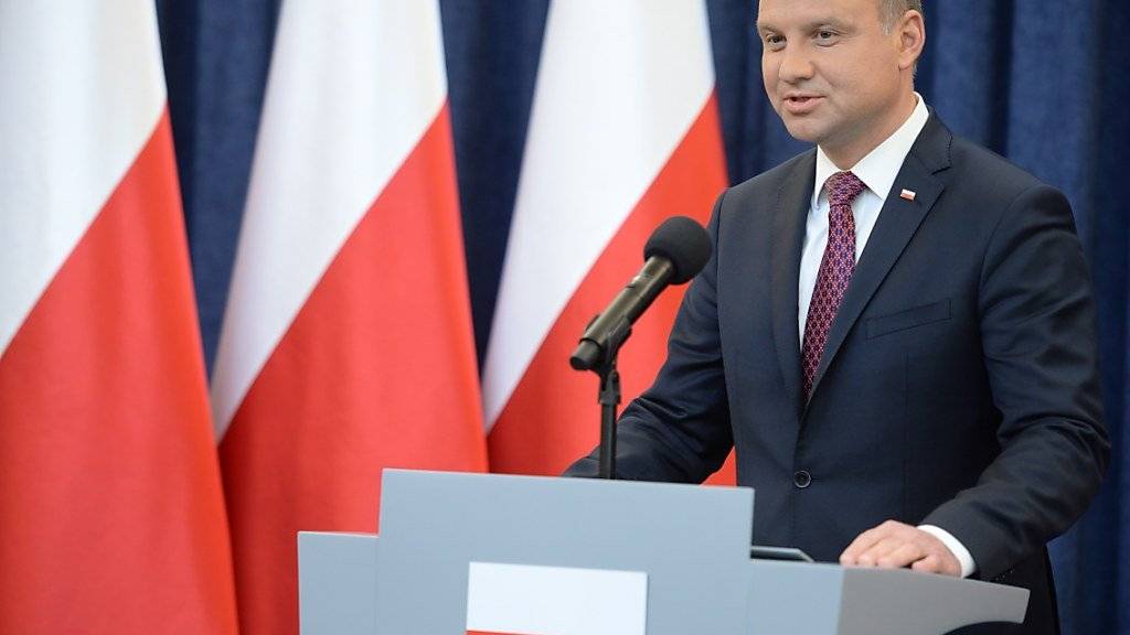Nach seinem Veto gegen zwei umstrittene Justizreformen hat der polnische Präsident Duda einer dritten zugestimmt. (Archiv)