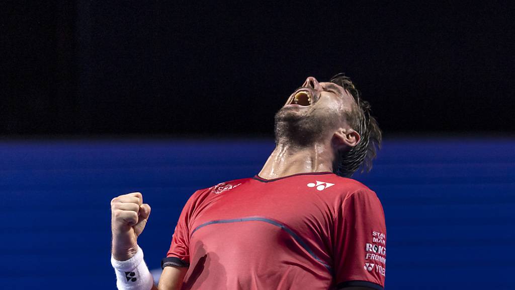 Wawrinkas grosse Freude nach dem verwerteten Matchball - eine Stunde später gibt er wegen Rückenproblemen den Viertelfinal gegen Federer Forfait