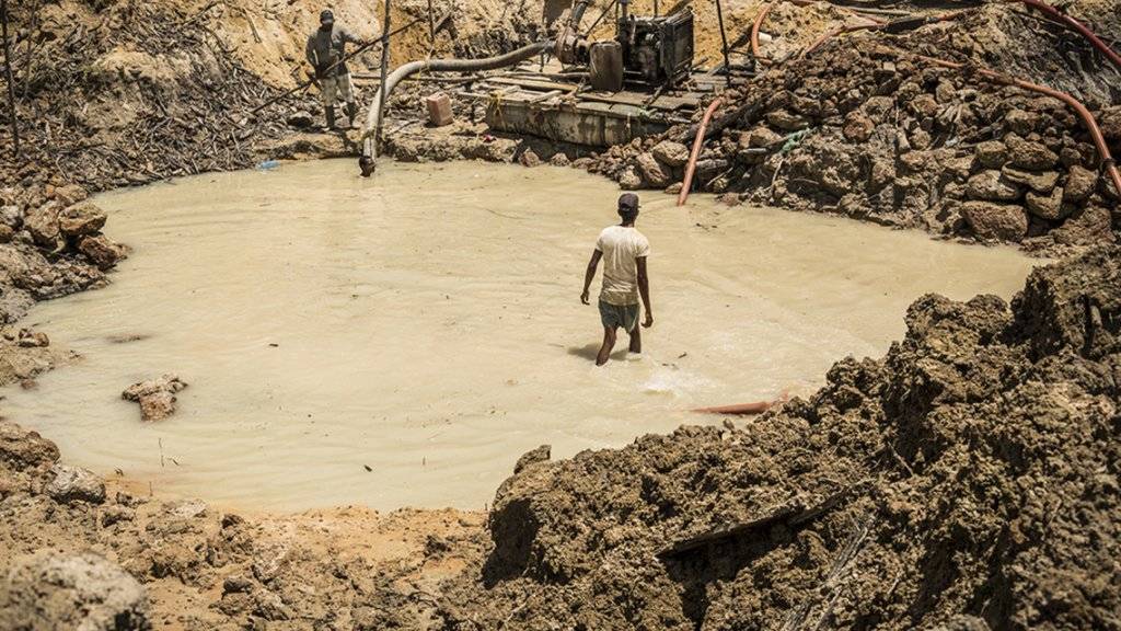 Ein Beispiel von Menschenhandel aus Guyana: Kriminelle Banden zwingen Kinder und junge Männer zur Arbeit in einer Goldmine. (Archivbild)