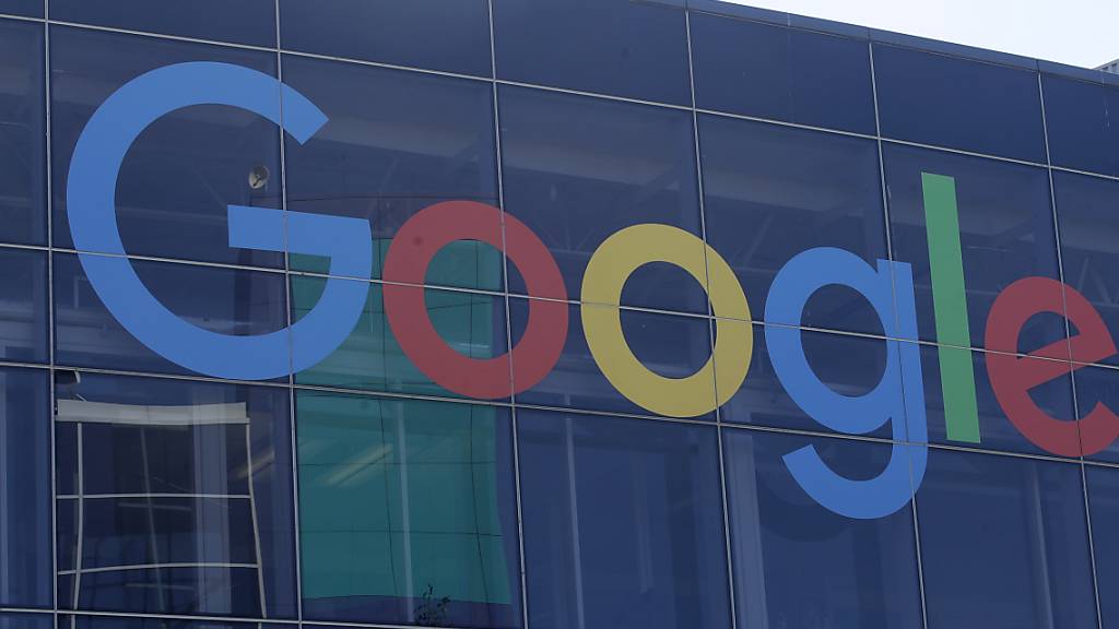 Der Google-Konzern hat im abgelaufenen Geschäftsquartal die Einnahmen mit Werbung erneut stark gesteigert. (Archivbild)