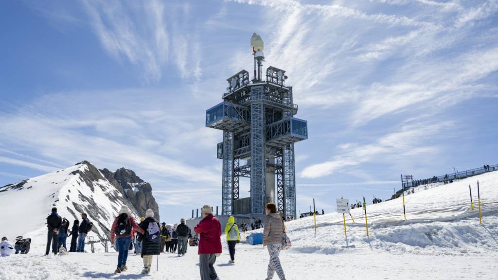 Der vom Basler Architekturbüro gestaltete, erneuerte Richtstrahlturm «Titlis Tower» steht auf 3020 Metern.