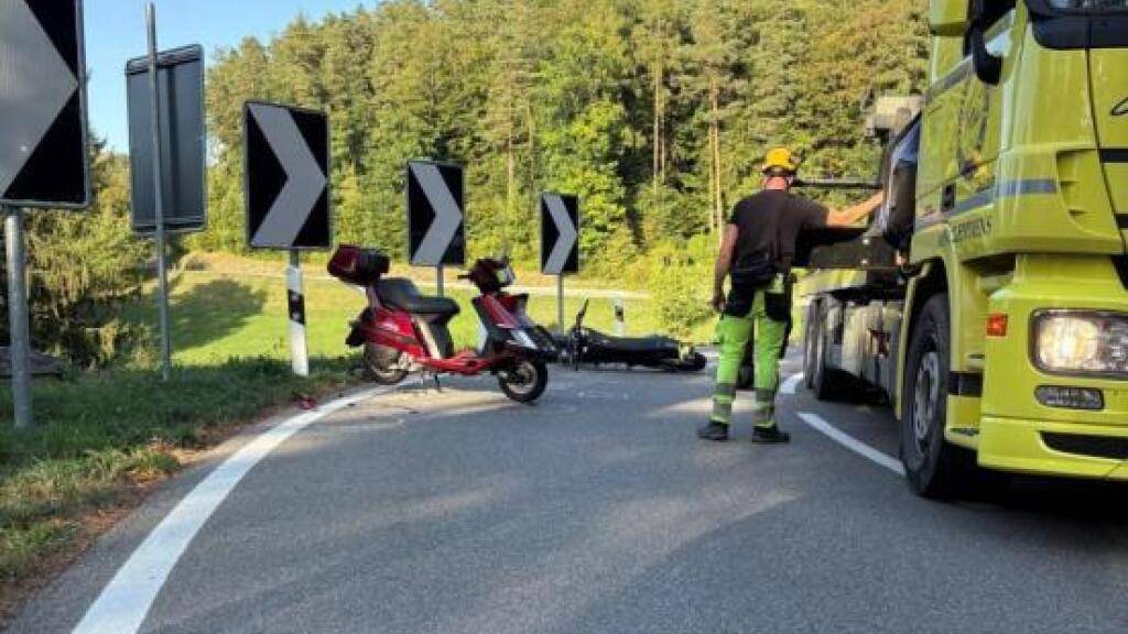 Bei Motorräder mussten abgeschleppt werden.