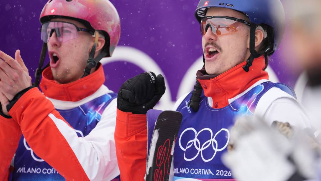 Die Schweiz sichert sich im Aerials-Team-Wettkampf Silber