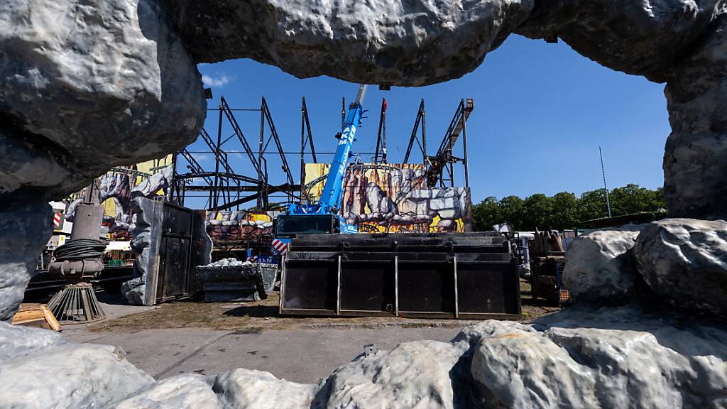 ARCHIV - Auf dem Oktoberfest sind bei einem Unfall auf dem Fahrgeschäft acht Menschen leicht verletzt worden. Foto: Sven Hoppe/dpa