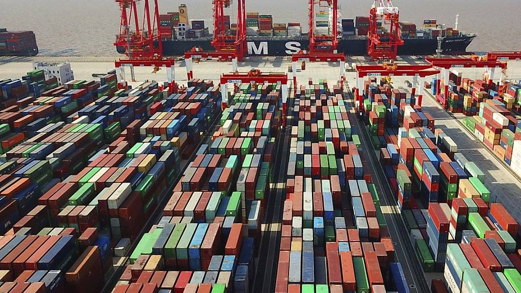 Die Schweizer Exportwirtschaft hat deutlich an Schwung verloren. Im dritten Quartal gingen die Ausfuhren gegenüber dem Vorquartal um 2,9 Prozent zurück. (Archiv)