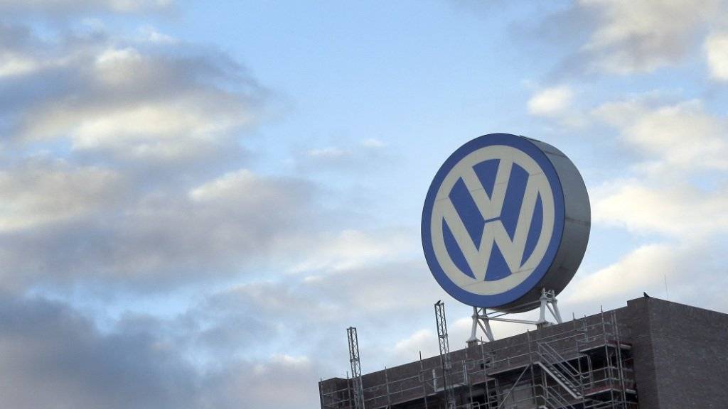 Volkswagen-Fabrik in Wolfsburg: In den USA hat der deutsche Konzern seinen Diesel-Kunden ein Gutscheinpaket als Wiedergutmachung für Manipulationen seiner Motoren angeboten. 120'000 Personen griffen zu. (Symbolbild)