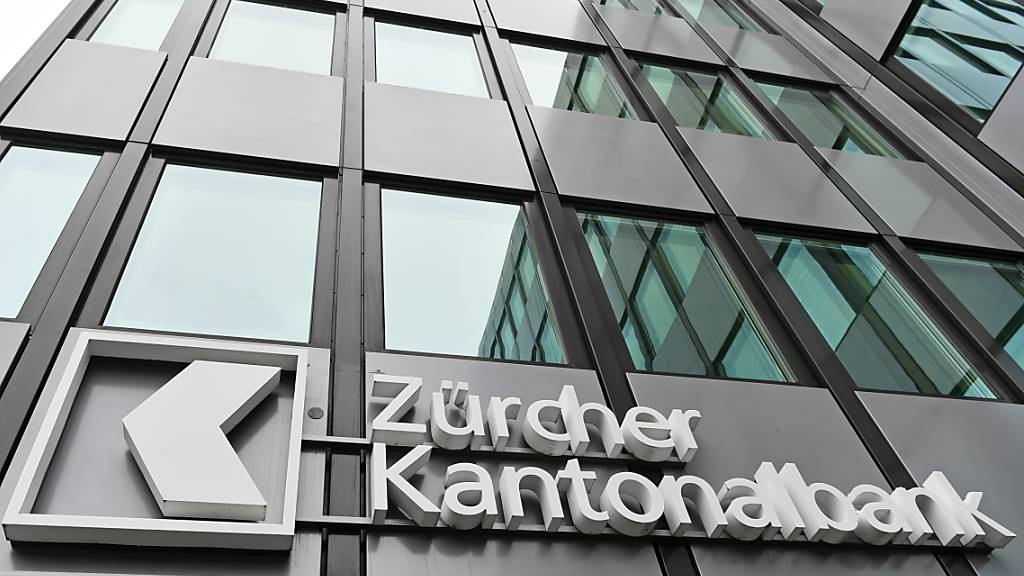 Die Zürcher Kantonalbank hat in der ersten Jahreshälfte 2023 soviel verdient wie nie zuvor in einem Halbjahr. Der Gewinn kletterte vor allem dank einer guten Entwicklung im Zinsgeschäft um einen Viertel auf 677 Millionen Franken.(Archivbild)