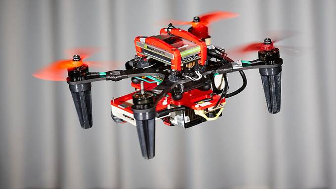 Zürcher Forschende entwickeln absturzsichere Drohne