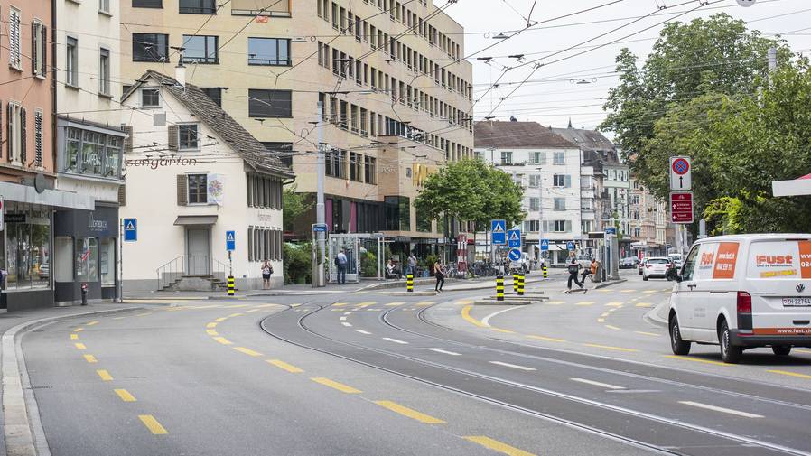 84-Jähriger wird in Zürich von Tram angefahren und schwer verletzt
