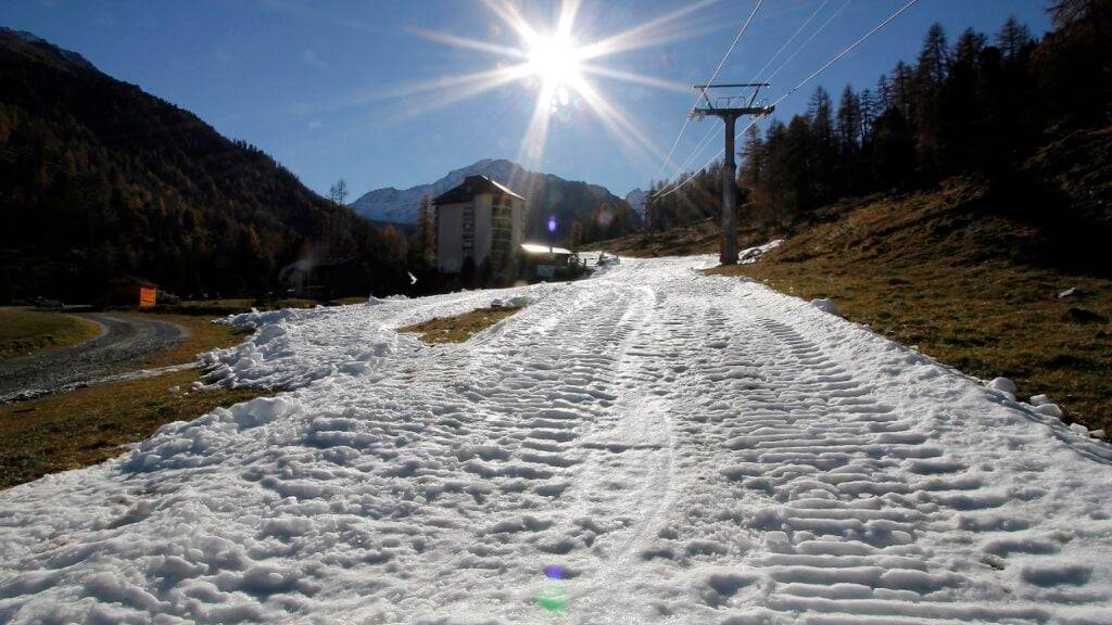 Ein 64-jähriger Däne ist am Samstag bei einem Skiunfall in Nendaz VS gestorben. (Archivbild)