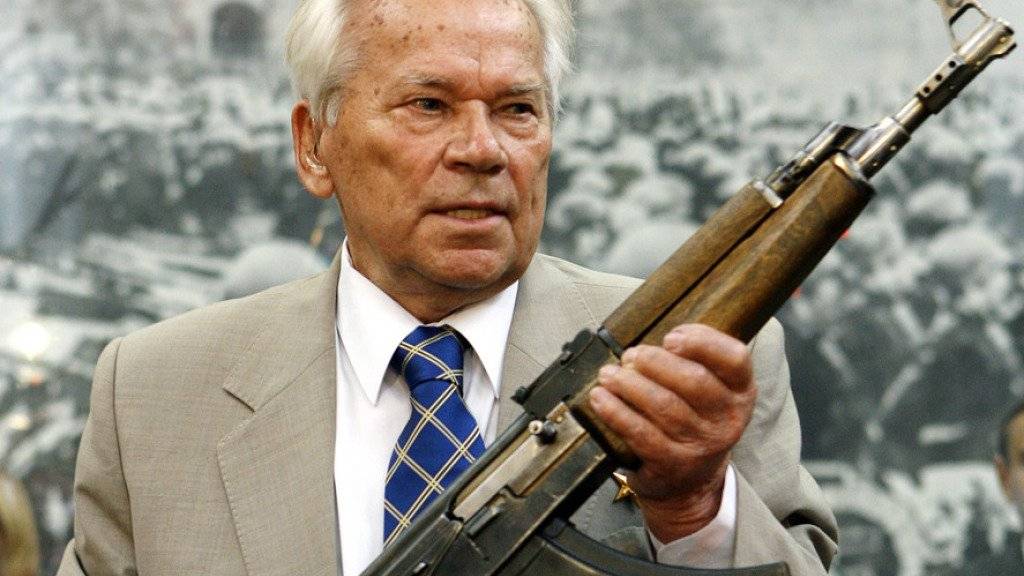 Michail Kalaschnikow hat die legendäre Schusswaffe konstruiert. Der Generalleutnant und «Held der Russischen Föderation» starb 2013. (Archiv)