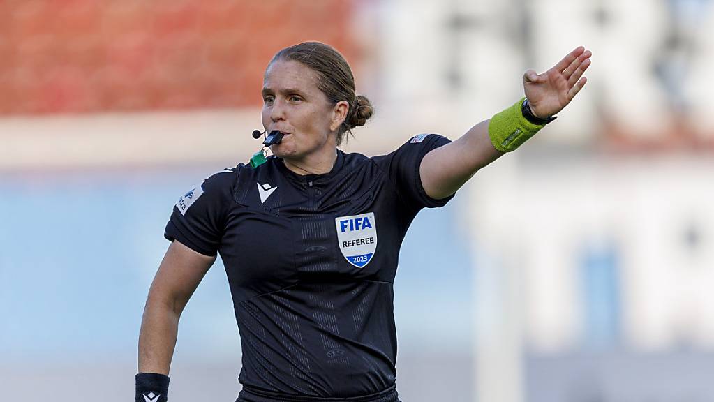 Esther Staubli hatte ihren letzten Einsatz als Schiedsrichterin am vergangenen Freitag im Halbfinal der Women's Nations League in Lyon.