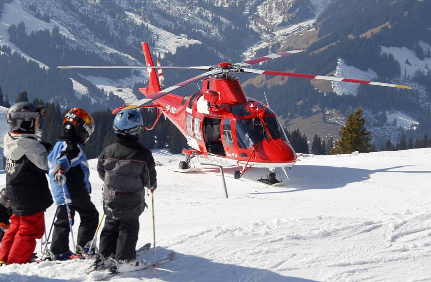 Bei mehr als der Hälfte der Einsätze rückte die Rega wegen verunfallter Wintersportler aus. Daneben waren Krankheiten die häufigste Alarmierungsursache. (Bild: Rega)