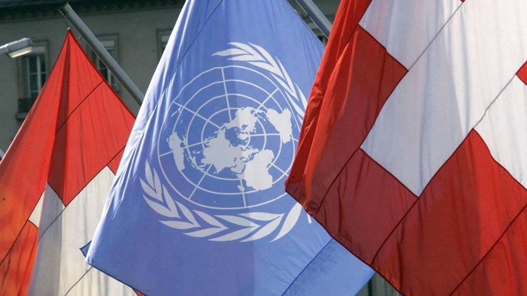 Das UNO-Komitee gegen Folter geht mit der Schweiz teilweise hart ins Gericht und fordert Verbesserungen. (Symbolbild)