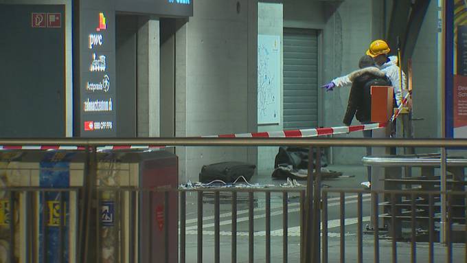 Unbekannte sprengen Bankomat am Bahnhof Luzern – eine Person leicht verletzt