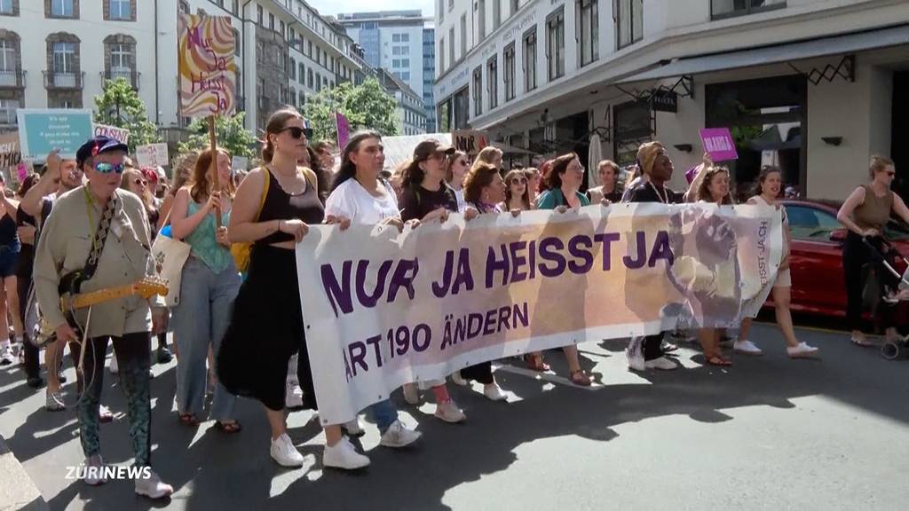 Frauen demonstrieren: «Nur Ja heisst Ja»
