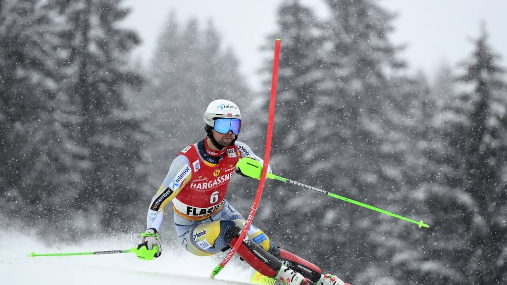 Der Norweger Sebastian Foss-Solevaag kann seinen ersten Weltcup-Sieg feiern.