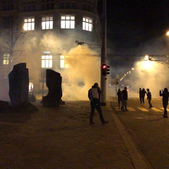 Molotowcocktail auf Polizei geworfen: Heftige Ausschreitungen in St.Gallen