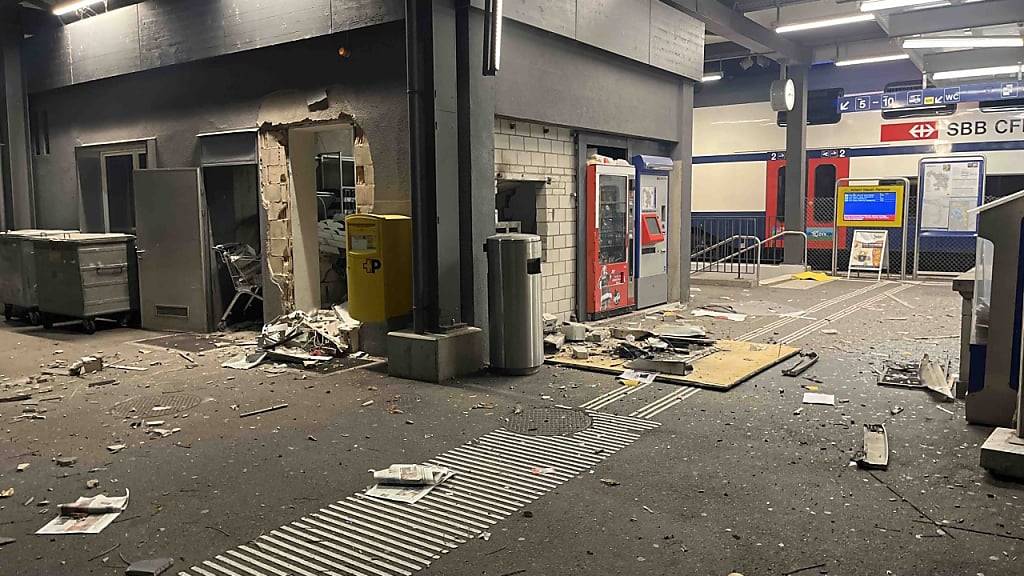 Am Bahnhofsgebäude Ziegelbrücke entstand Schaden von mehreren 100'000 Franken.