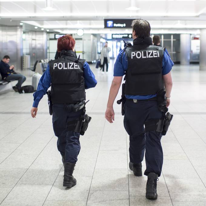 Polizei verhaftet Drogenschmugglerin am Flughafen Zürich