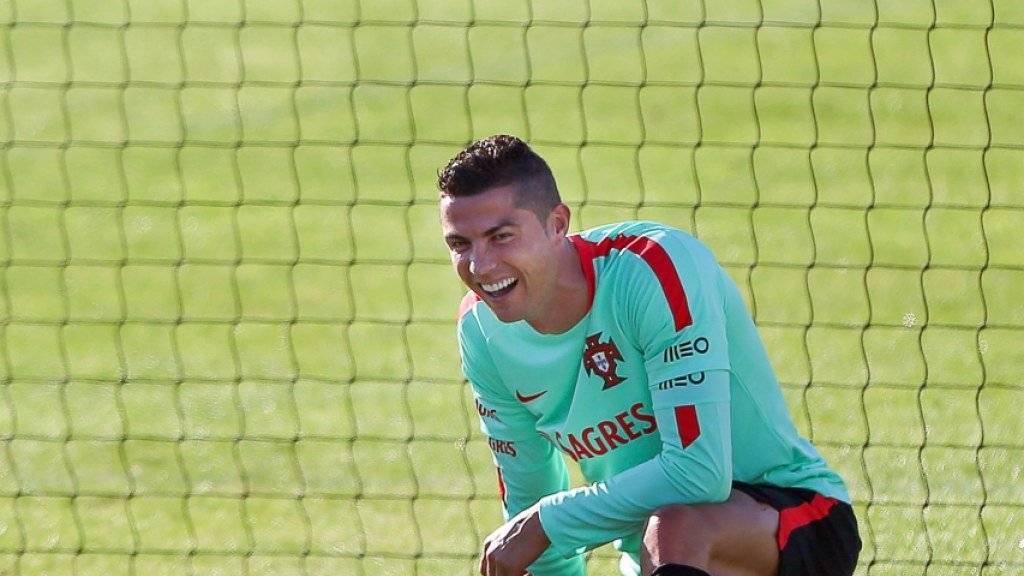 Alles, um den Superstar Cristiano Ronaldo bei Laune zu halten: Portugal reiste mit einem Militär-Flugzeug zum WM-Qualifikationsspiel in Andorra