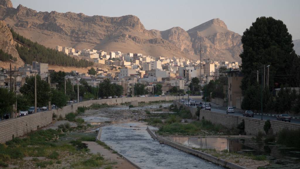 ARCHIV - Blick auf die Hauptstadt in der Provinz Lorestan. Foto: Arne Immanuel Bänsch/dpa