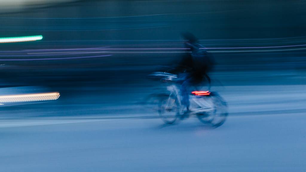 Vorsicht bei Nebel, Regen und Dunkelheit: Sicheres Fahren rettet Leben