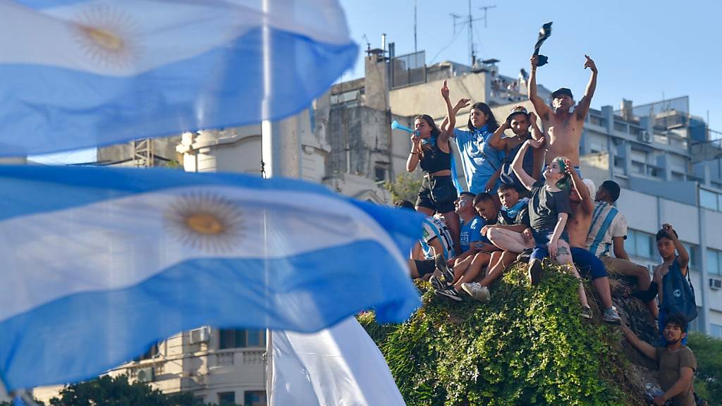 Argentiniens Fussballfans können in der 16. Minute der Nachspielzeit aufatmen. (Archivbild)