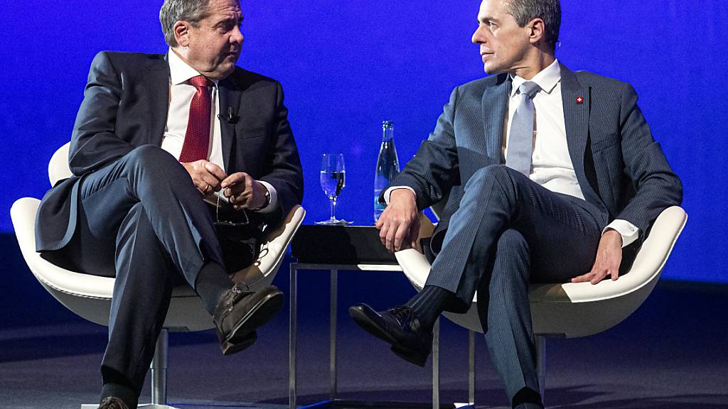 Der frühere deutsche SP-Politiker Sigmar Gabriel und  Bundesrat Ignazio Cassis am Europa Forum Luzern 2019.