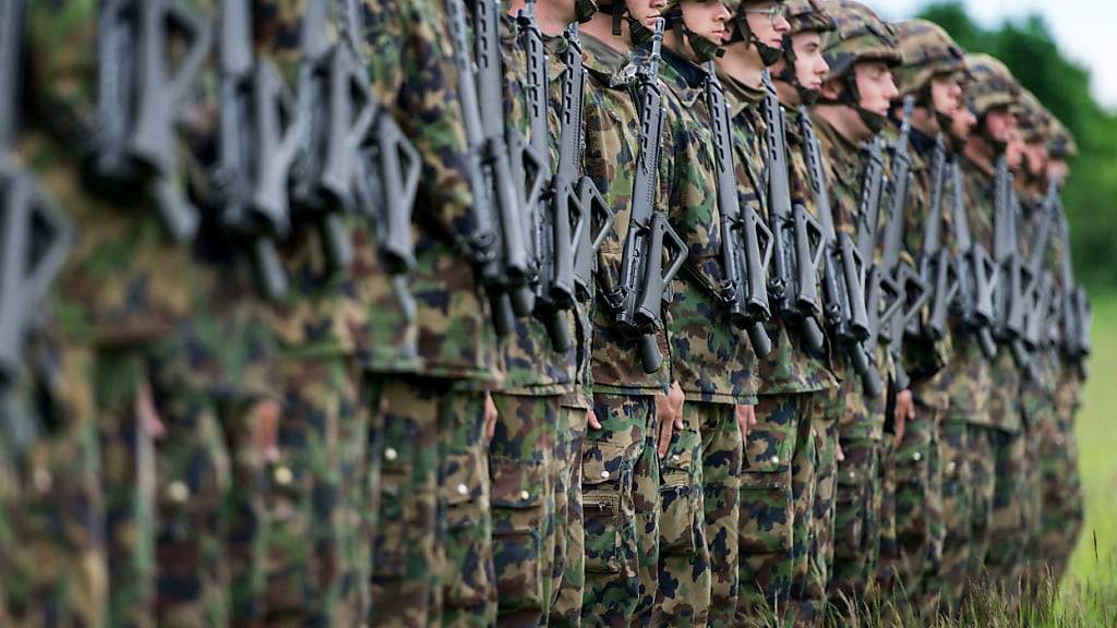 Der Start der zweiten Rekrutenschule soll laut Militär besser mit der Berufslehre synchronisiert werden. (Archivbild)