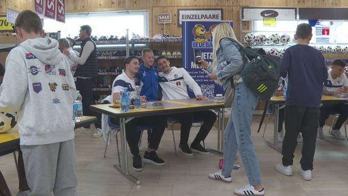 FCL macht Autogrammstunde in Sursee