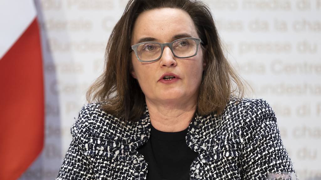 «Im Geschäft mit dem Geld spielt Geld nun mal eine Rolle»: Finma-Präsidentin Marlene Amstad zu Bussen und Anreizen bei Vergütungen von Bankern. (Archivbild)