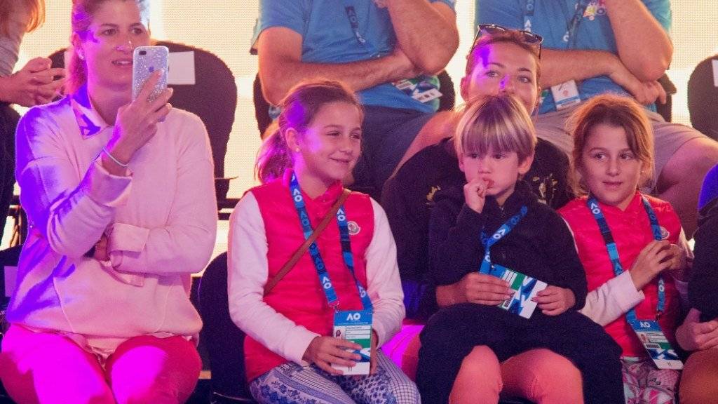 Mirka Federer (links) und die vier Kinder Myla Rose, Charlene Riva, Lenny und Leo Federer im Januar 2018 in Melbourne