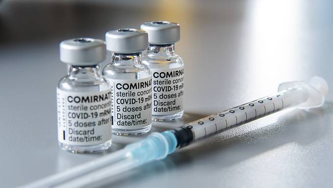 Gegen Covid-19 impfen bei Aargauer Filialen von Migros und Coop