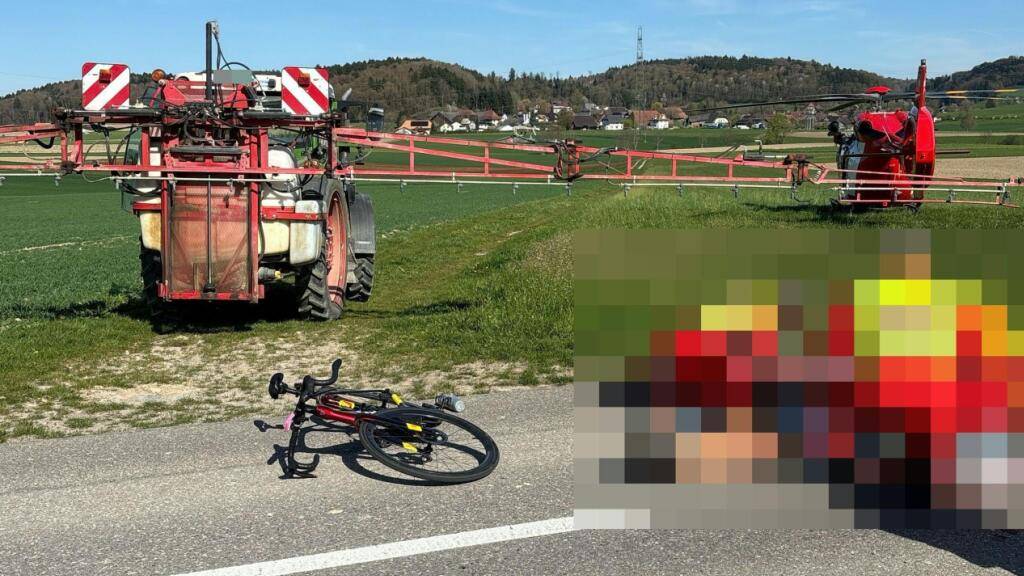 Ein Velofahrer ist in Winistorf SO mit dieser Pflanzenschutzspritze kollidiert, die auf die Strasse hinaus reichte. Er erlitt tödliche Verletzungen.