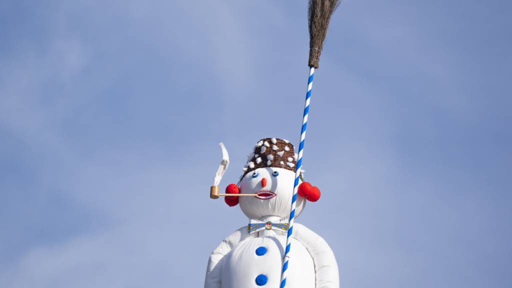 Der Zürcher Böögg geht an den «Engadiner»: Bevor er in die Luft gesprengt wird, reist der Schneemann noch in den Gastkanton Graubünden. (Archivbild)