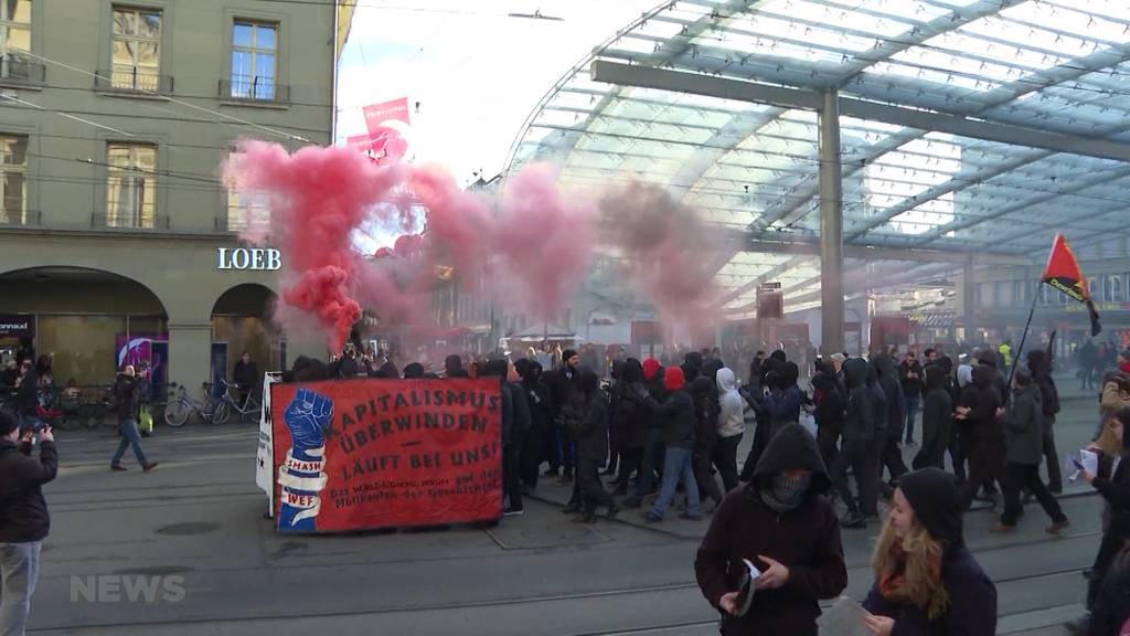 Hunderte an Anti-WEF-Demo in Bern
